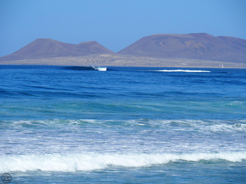 Surf spots for all levels at Famara Beach